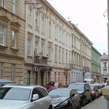 Apartment On Voloshyna Lviv Exterior photo